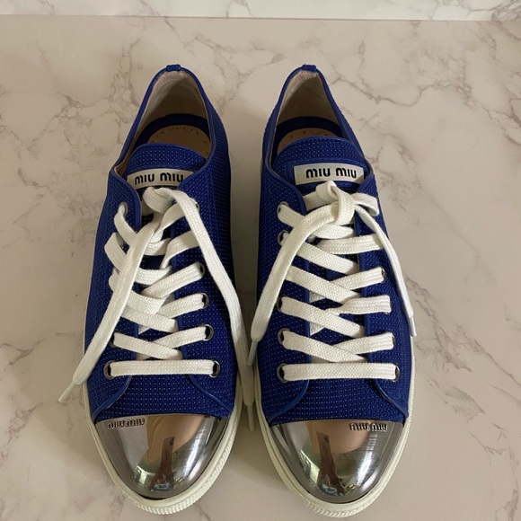 Miu Miu blue canvas metal cap-toe sneakers. - Picture 2 of 5